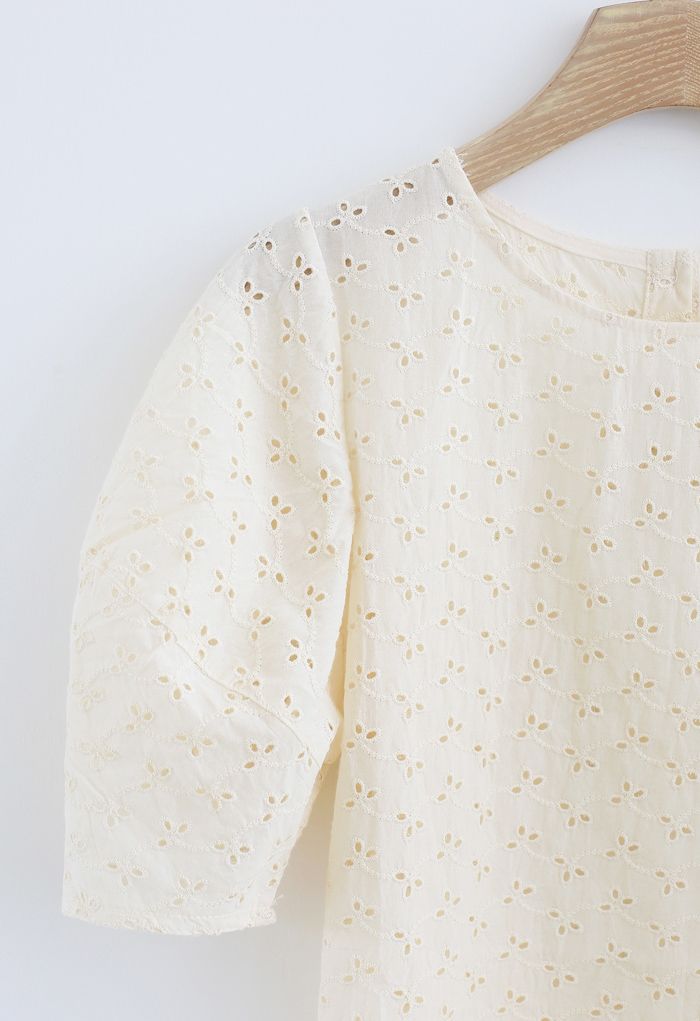 Puff Sleeves Eyelet Floral Embroidered Top in Cream 